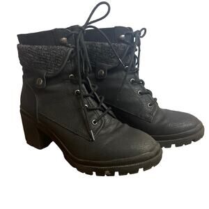 Black Ankle Boots Pop With Chunky Heel